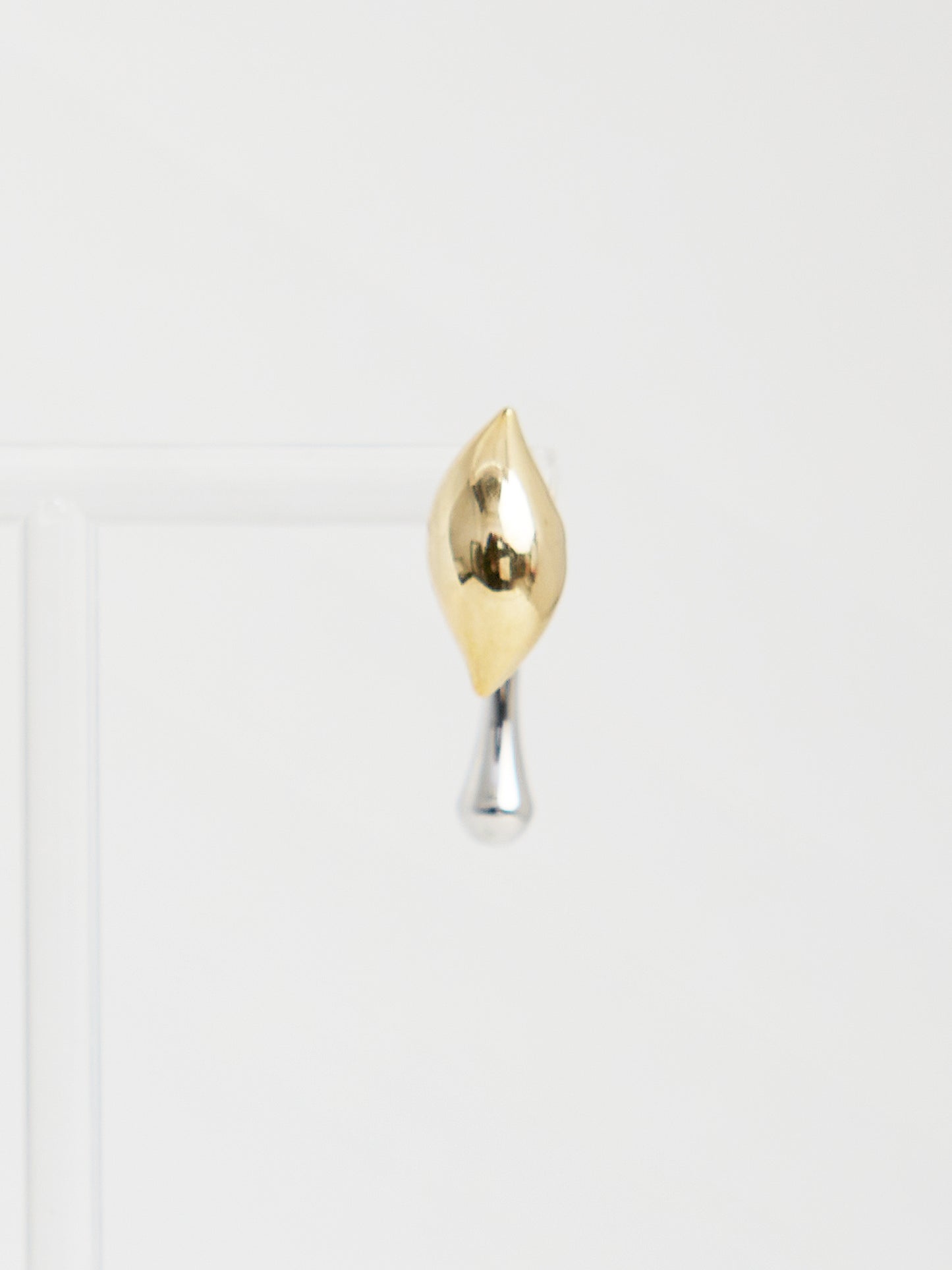 Leaf Stud Earrings (Gold)