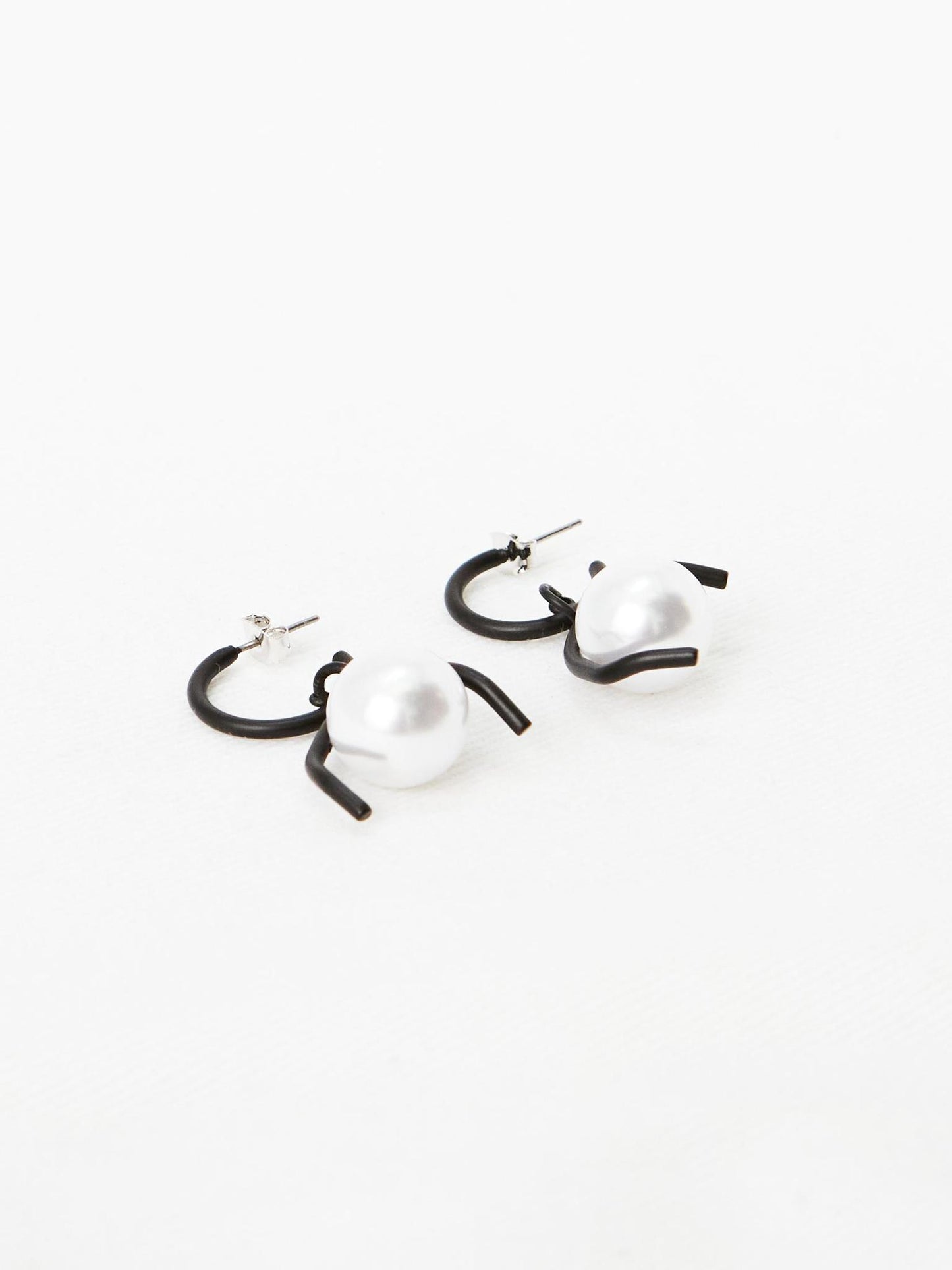 Dangling Pearl Earrings
