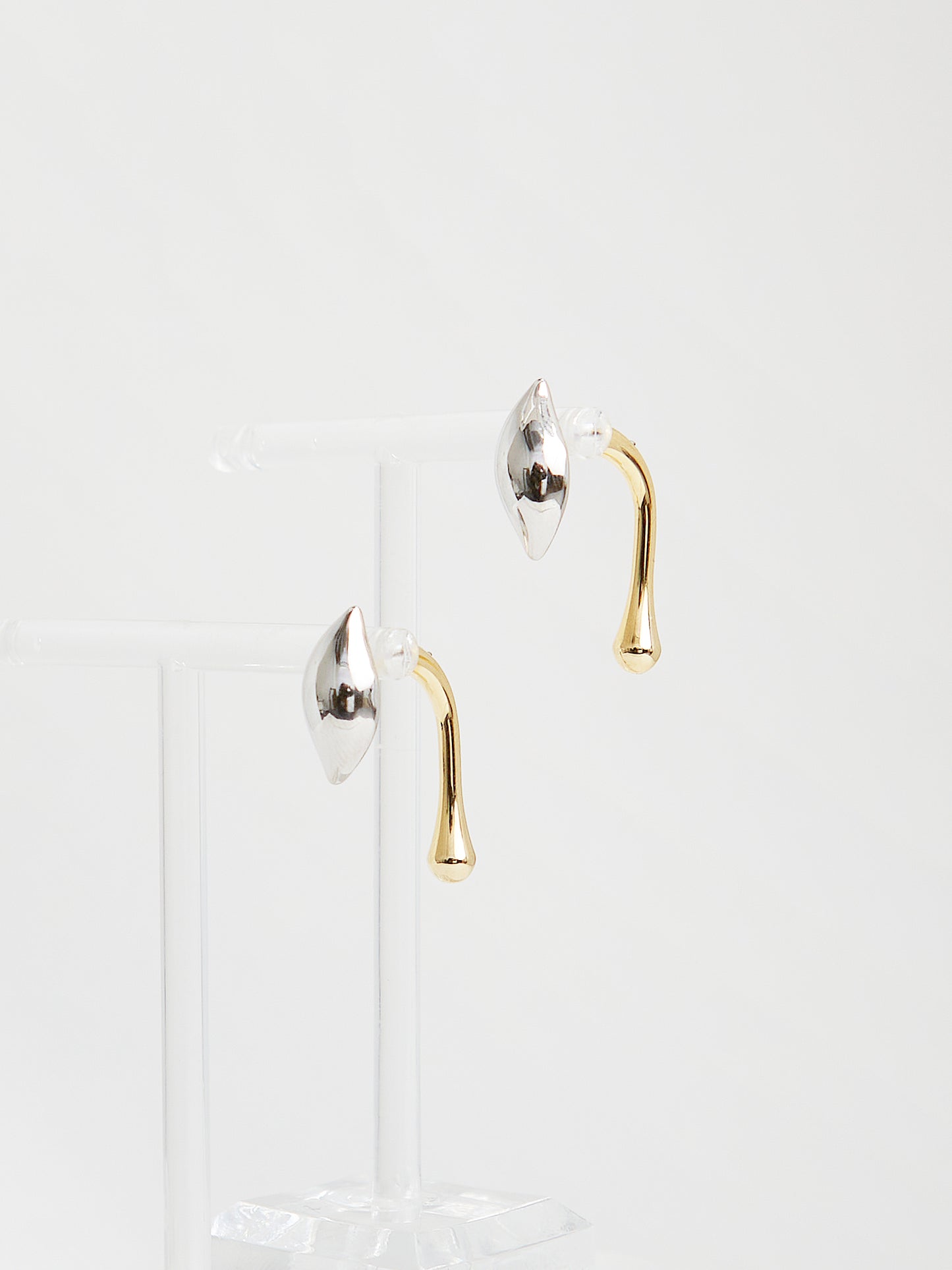 Leaf Stud Earrings (Silver)