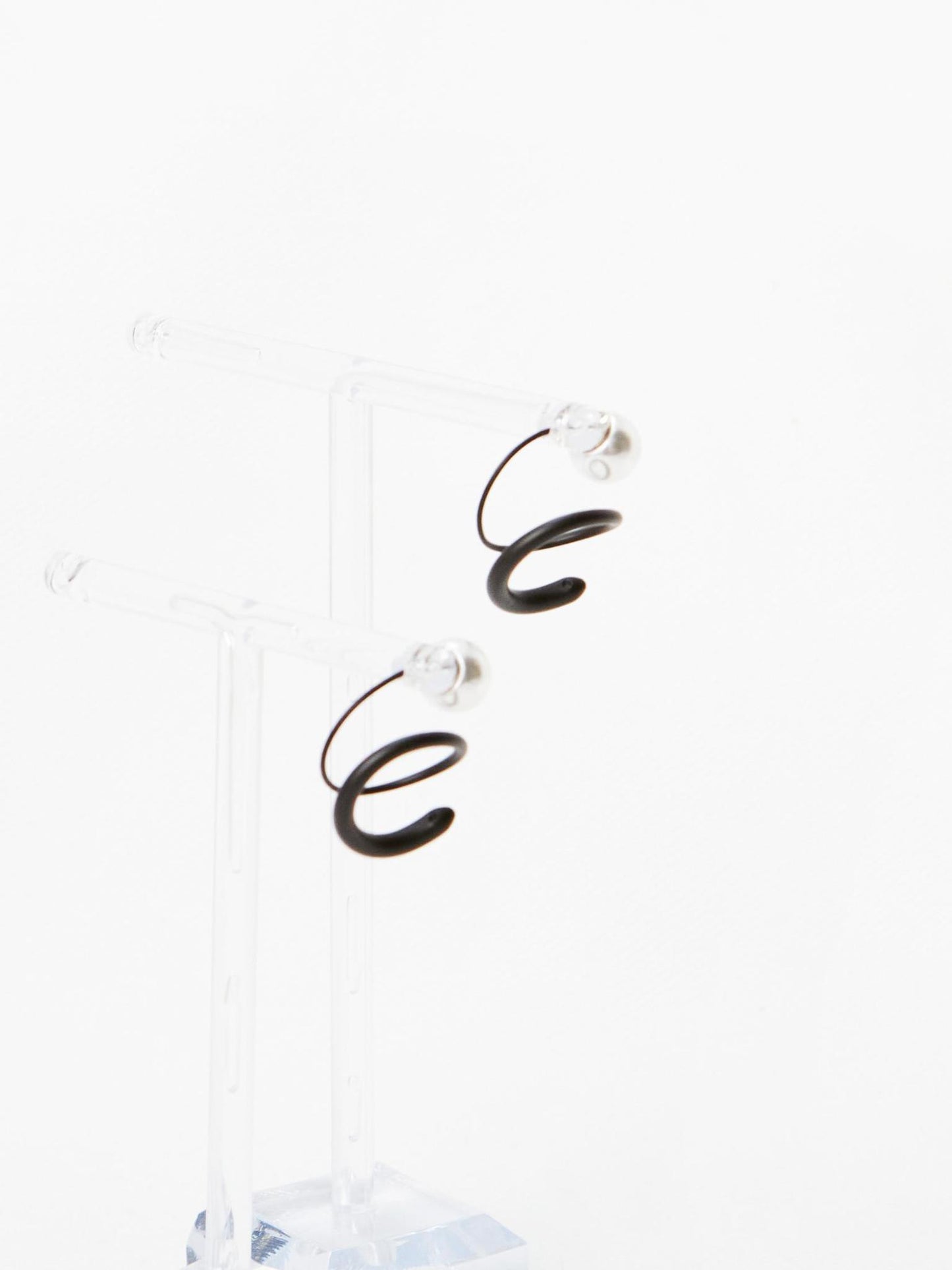 Slinky Pearl Earrings