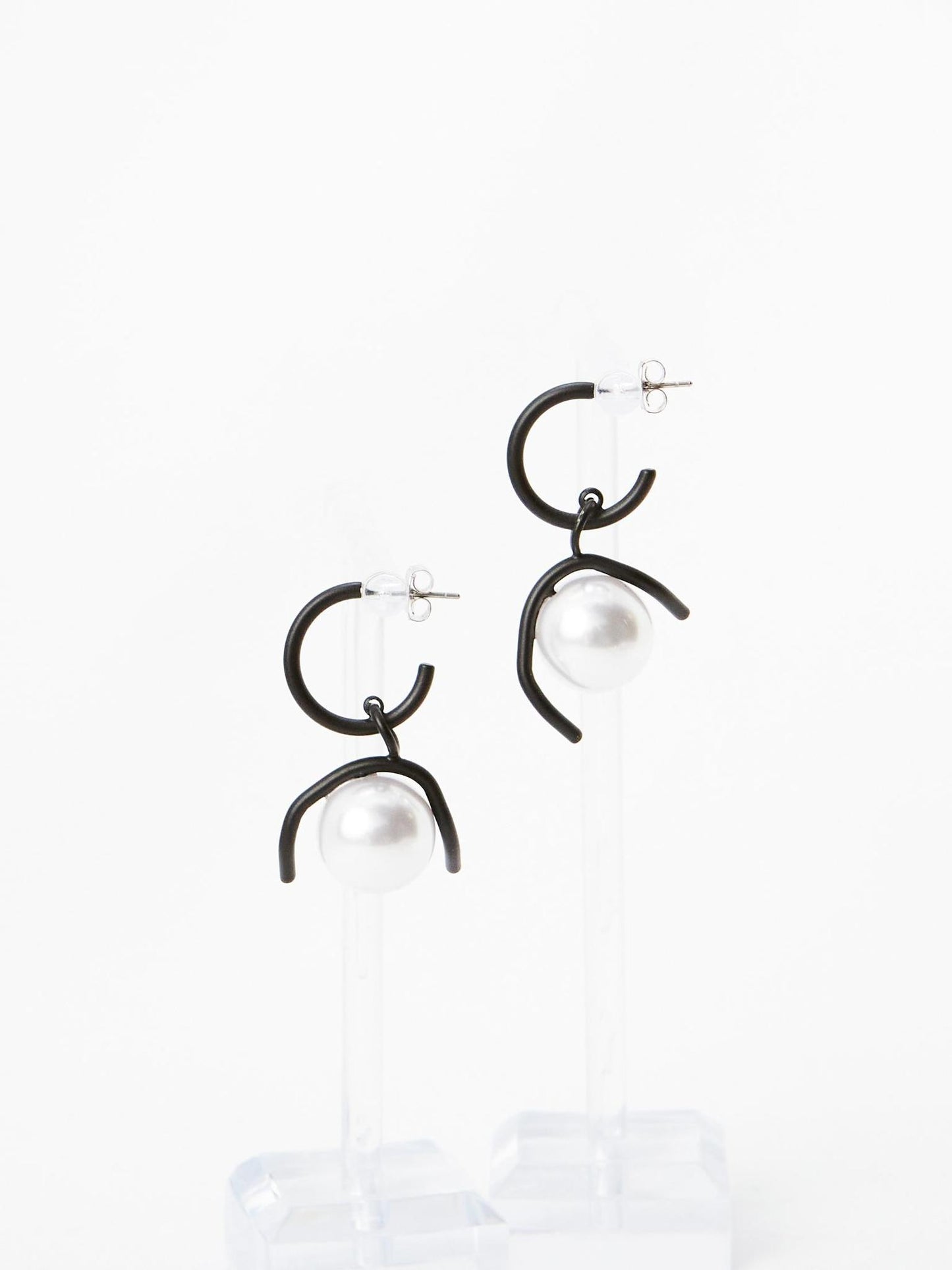 Dangling Pearl Earrings
