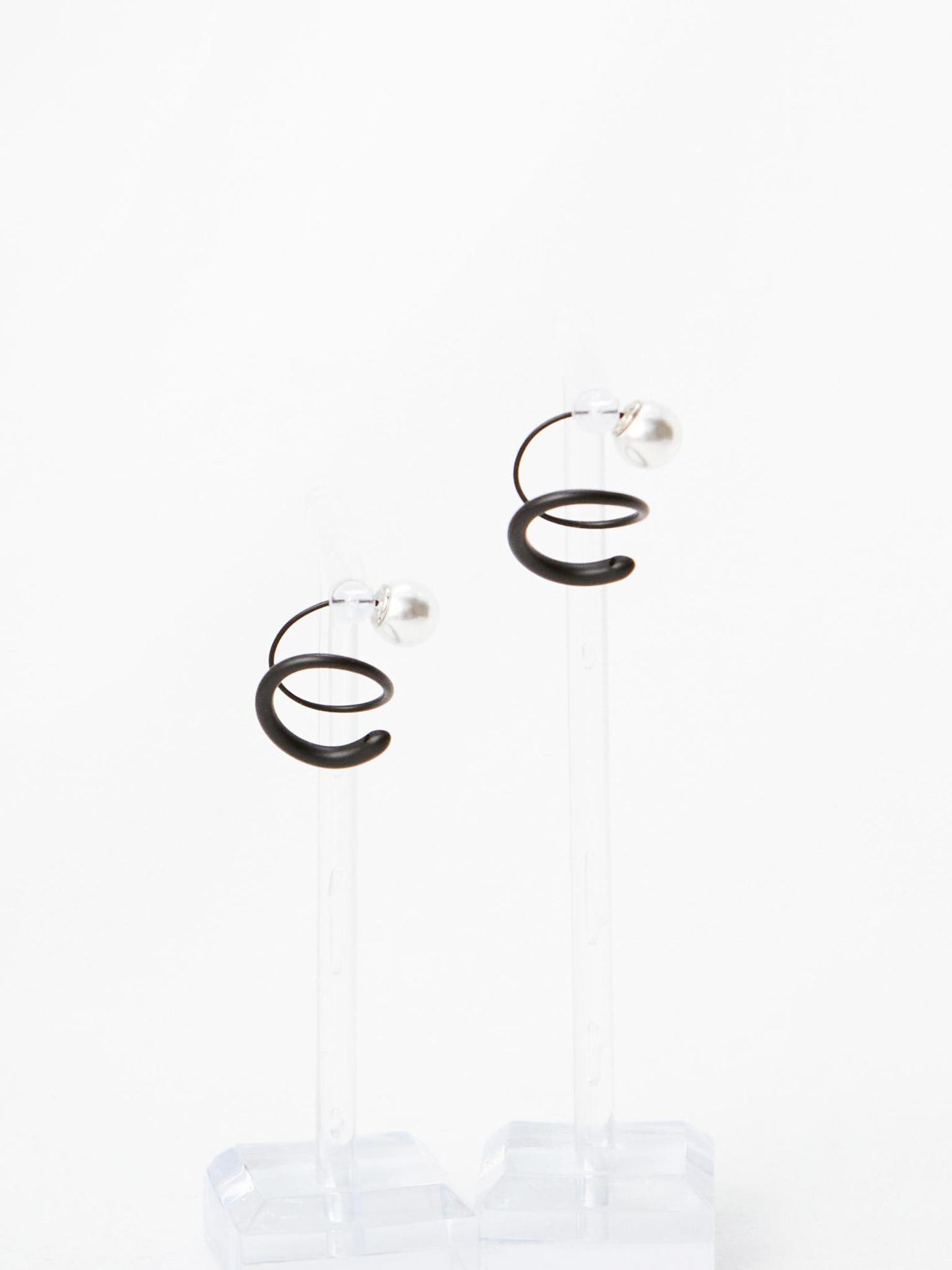 Slinky Pearl Earrings
