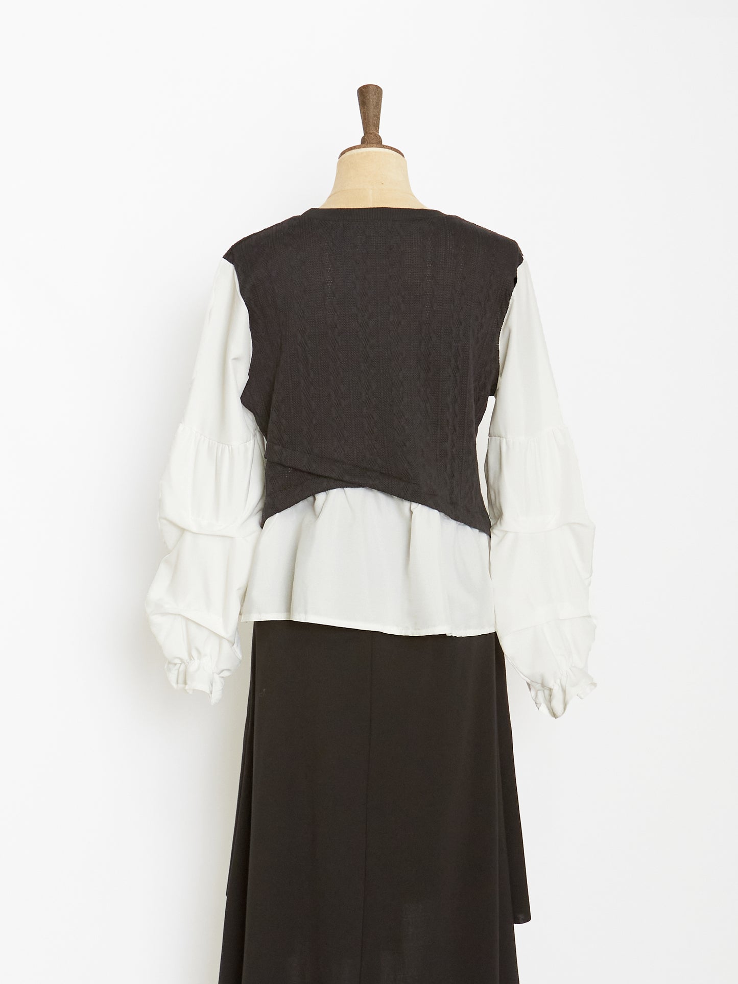 AQFW22T12WHT