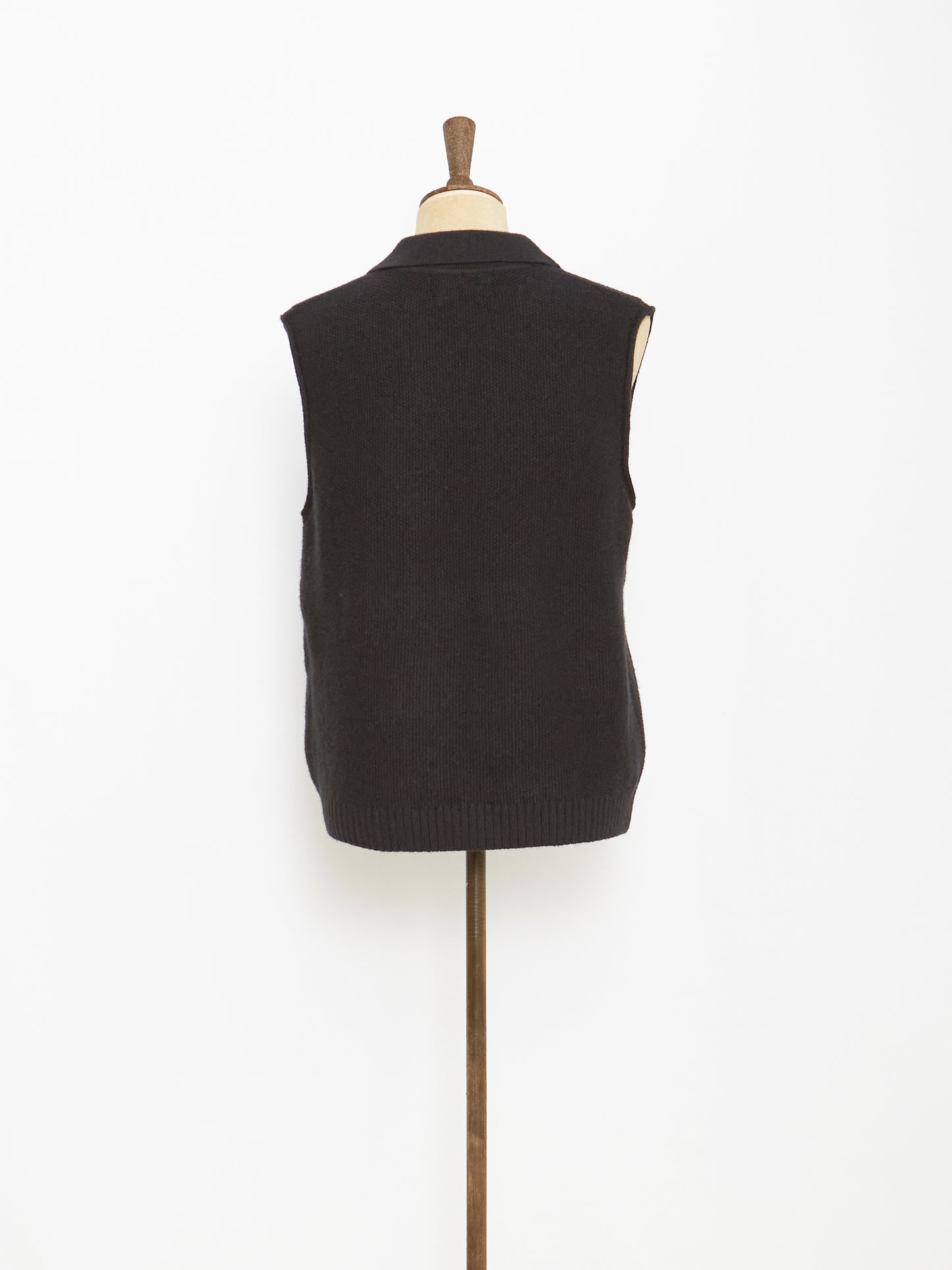 AQFW22VT01BLK
