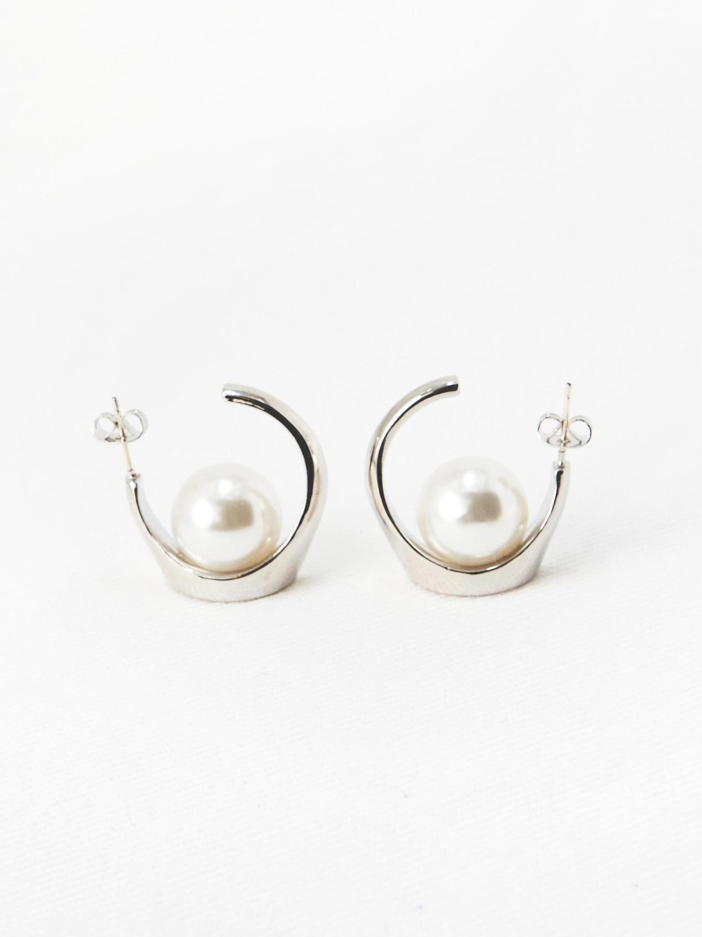 Boat Pearl Earring
