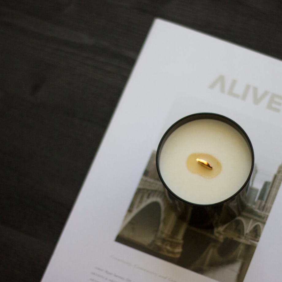sandalwood + amber tumbler candle
