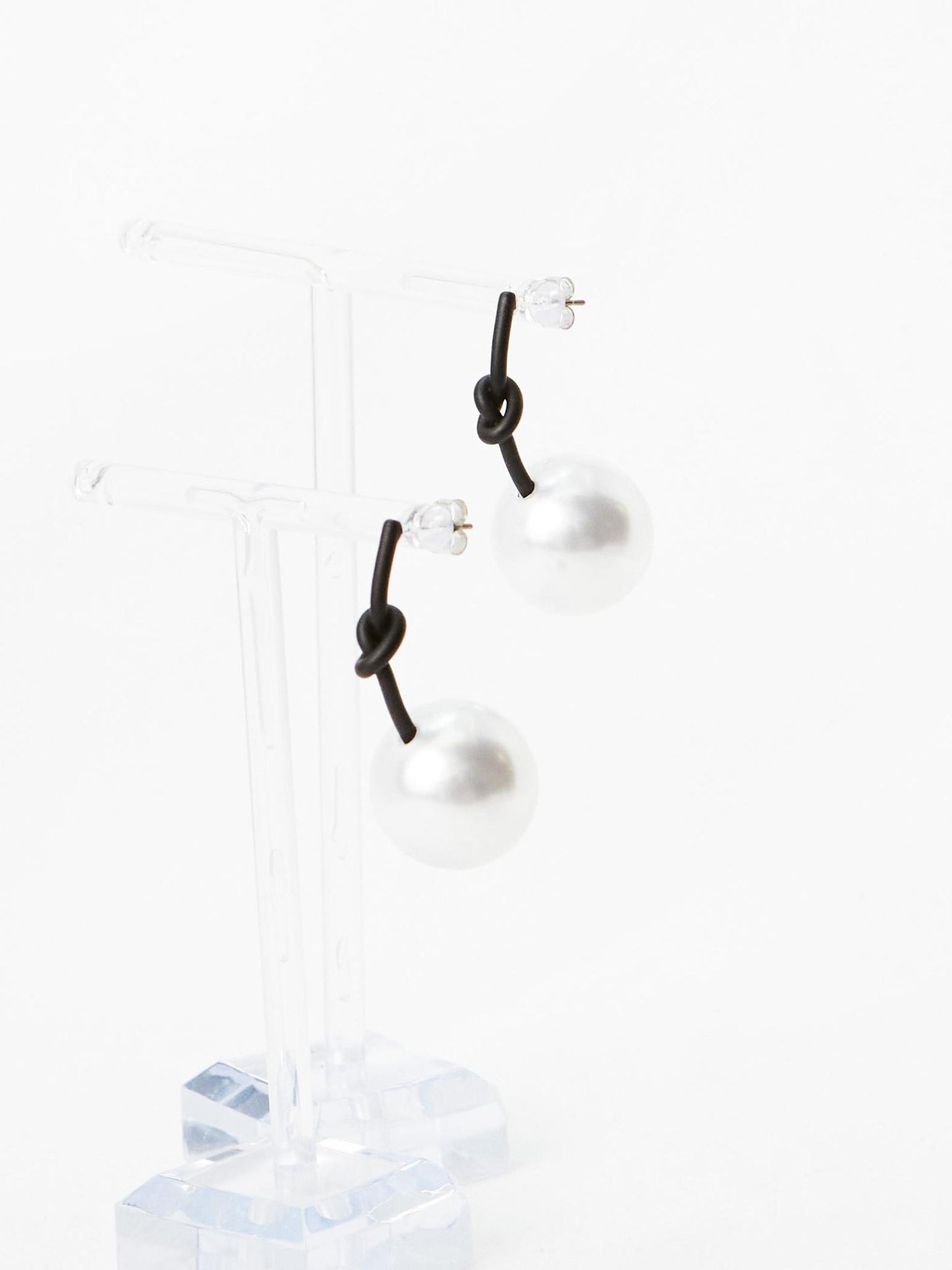 Bold Pearl Earrings