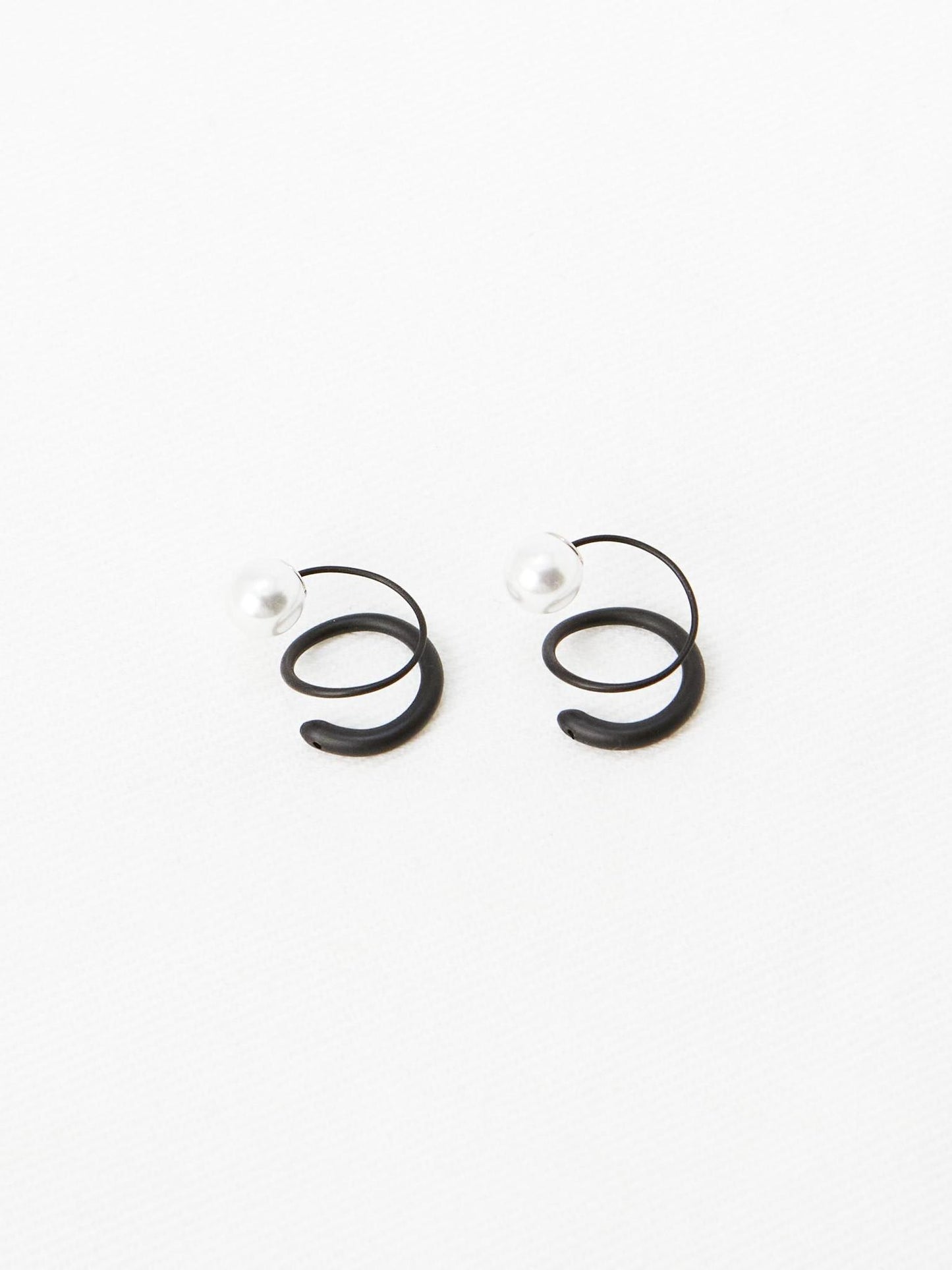 Slinky Pearl Earrings