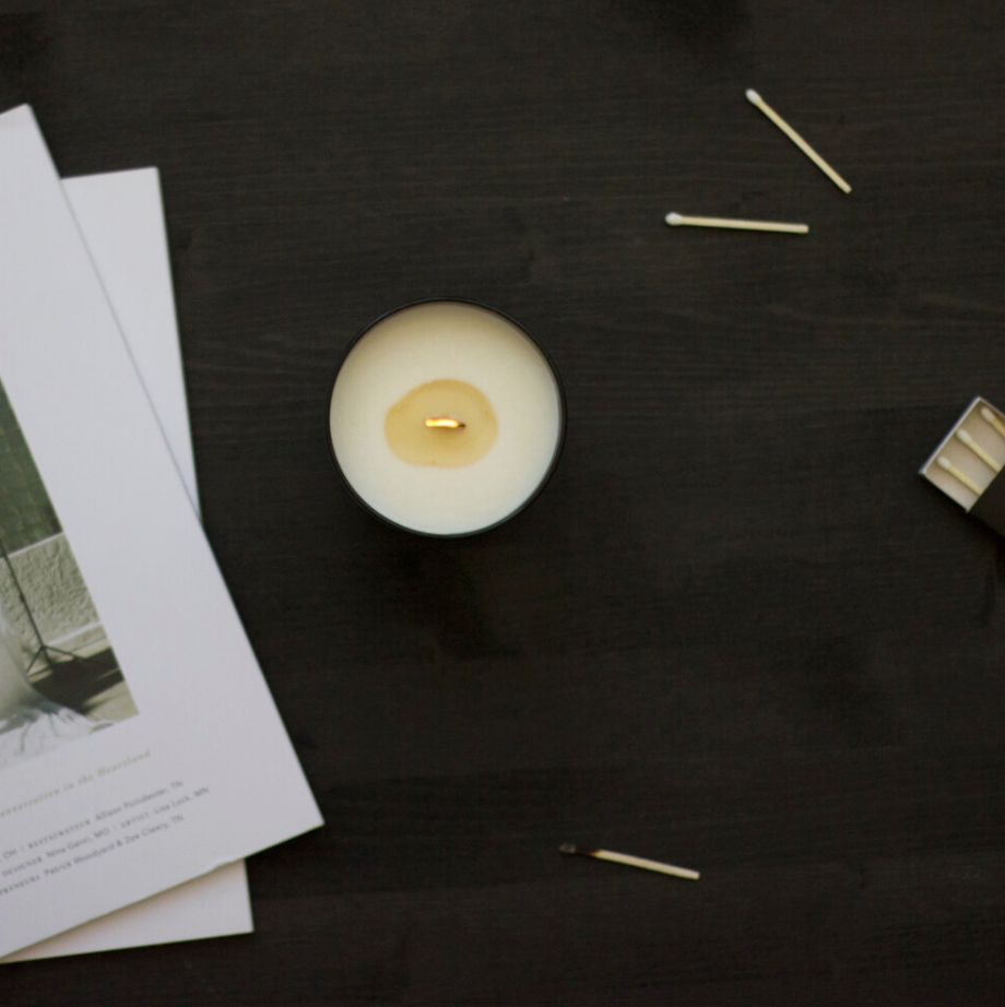 oak + moss tumbler candle