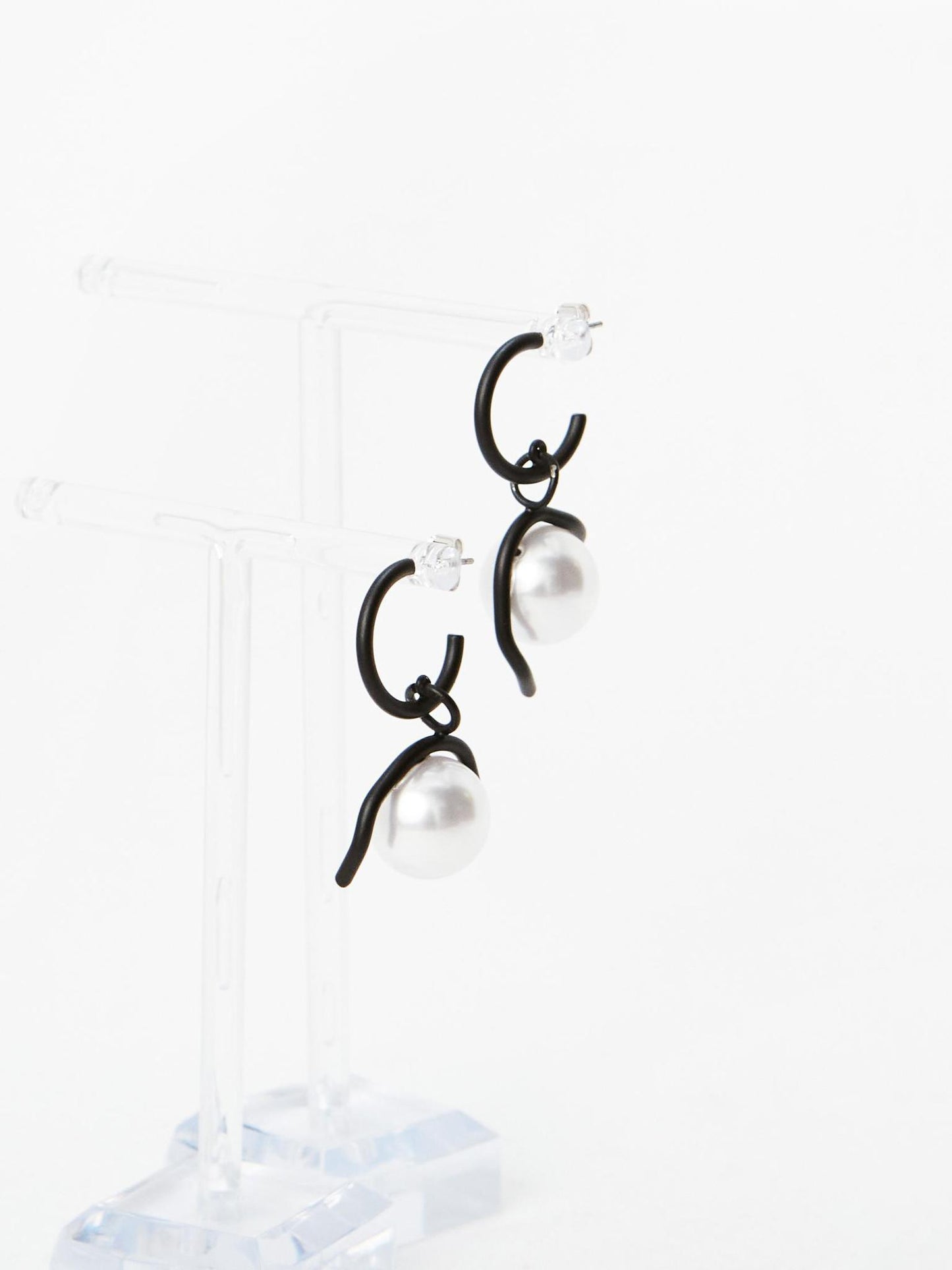 Dangling Pearl Earrings