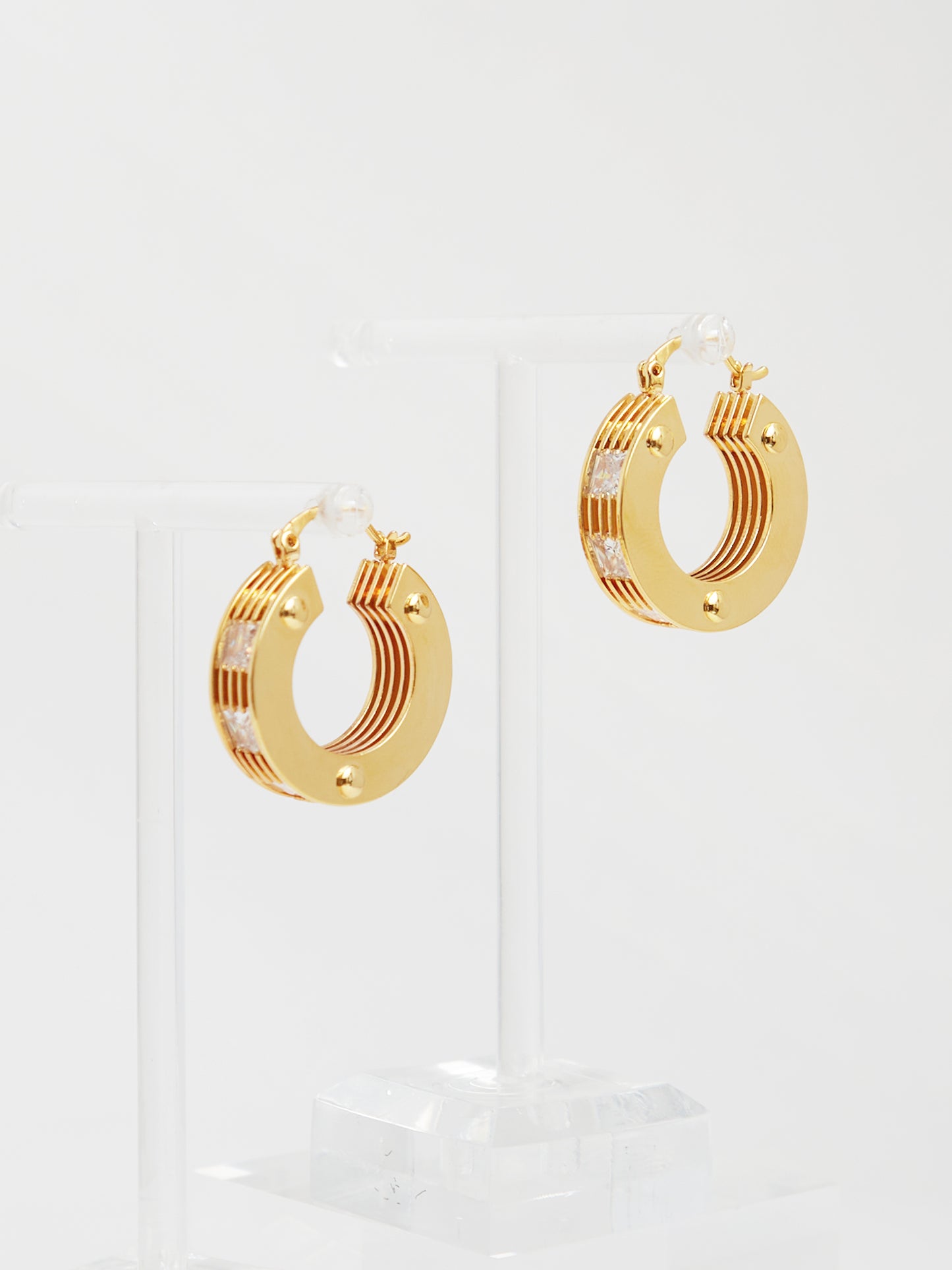 Huggie Hoop Earrings (Gold)