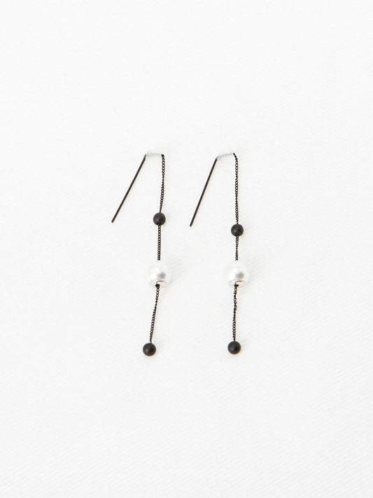 Contrast Pearl Drop Earrings