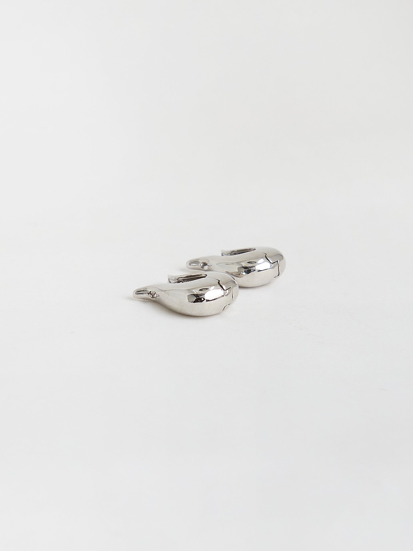 Puffed Clip Earrings (Silver)