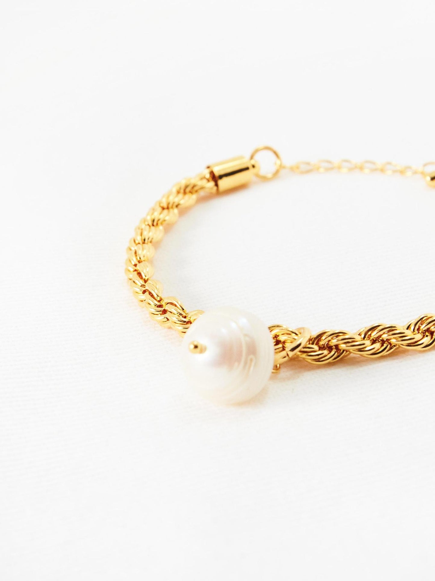 The Chain Pearl Bracelet