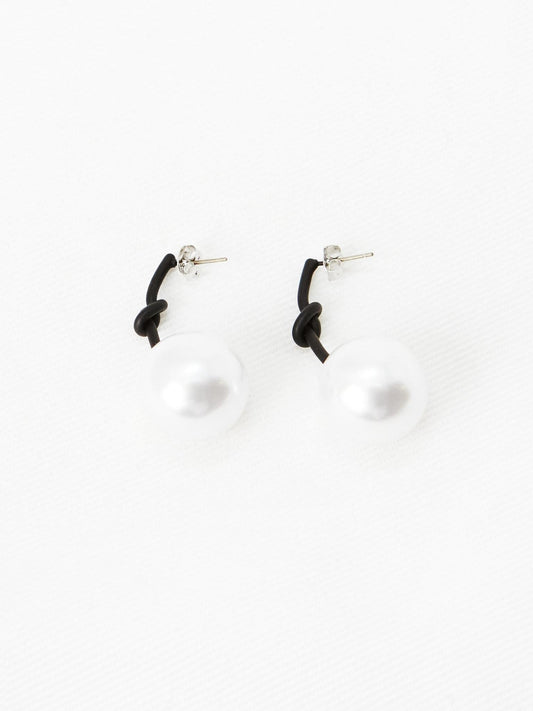 Bold Pearl Earrings